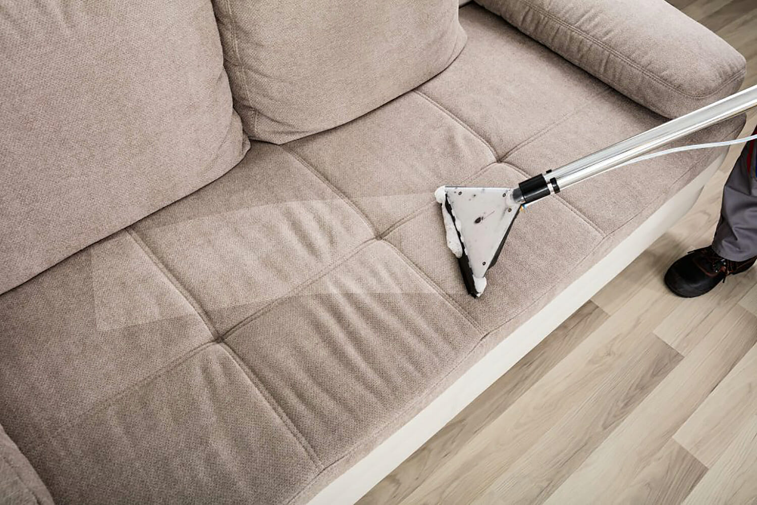 lounge upholstery cleaning